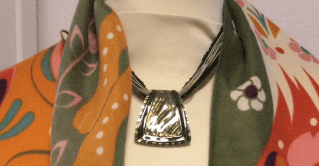 Flot halssmykke