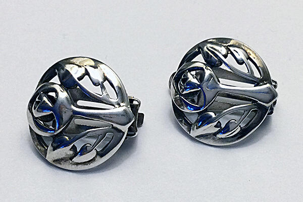 Mackintosh inspirerede sølv øreringe