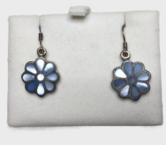 Øreringe med emailjeblomster