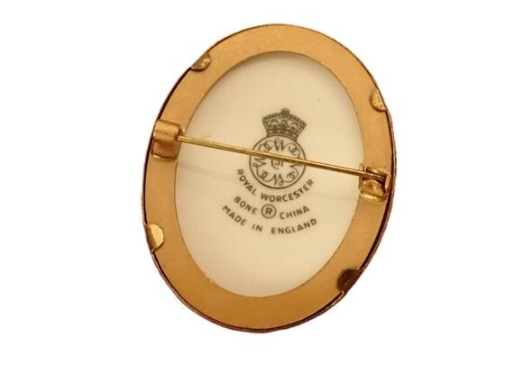 Porcelænsbroche Royal Worcester